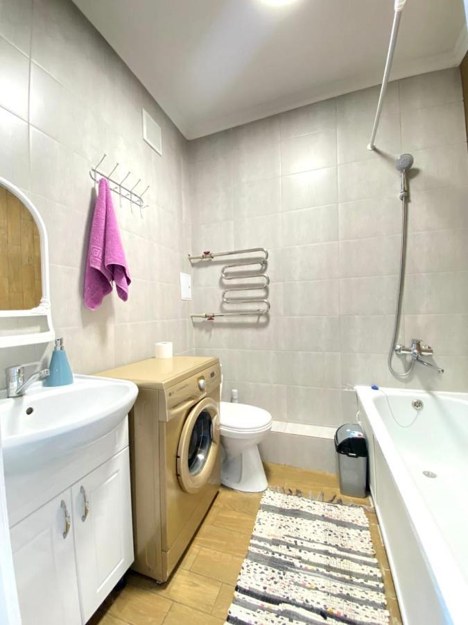 Medinahotelkz, #54, Вид На Закат, До Арбата 15 Мин Пешком, Halal Alma-Ata Buitenkant foto